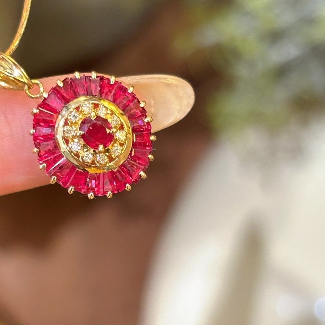 14k Gold 1.85 Ct Natural Ruby & Diamond Pendant( Without Chain ): Ref:231068346 // gold content:14k gold // main gemstone:ruby // shape:multiply // carat weight:1. 85ct // color:red // treatment:natural // // adjacent gemstone 2 : diamond // shape:round //