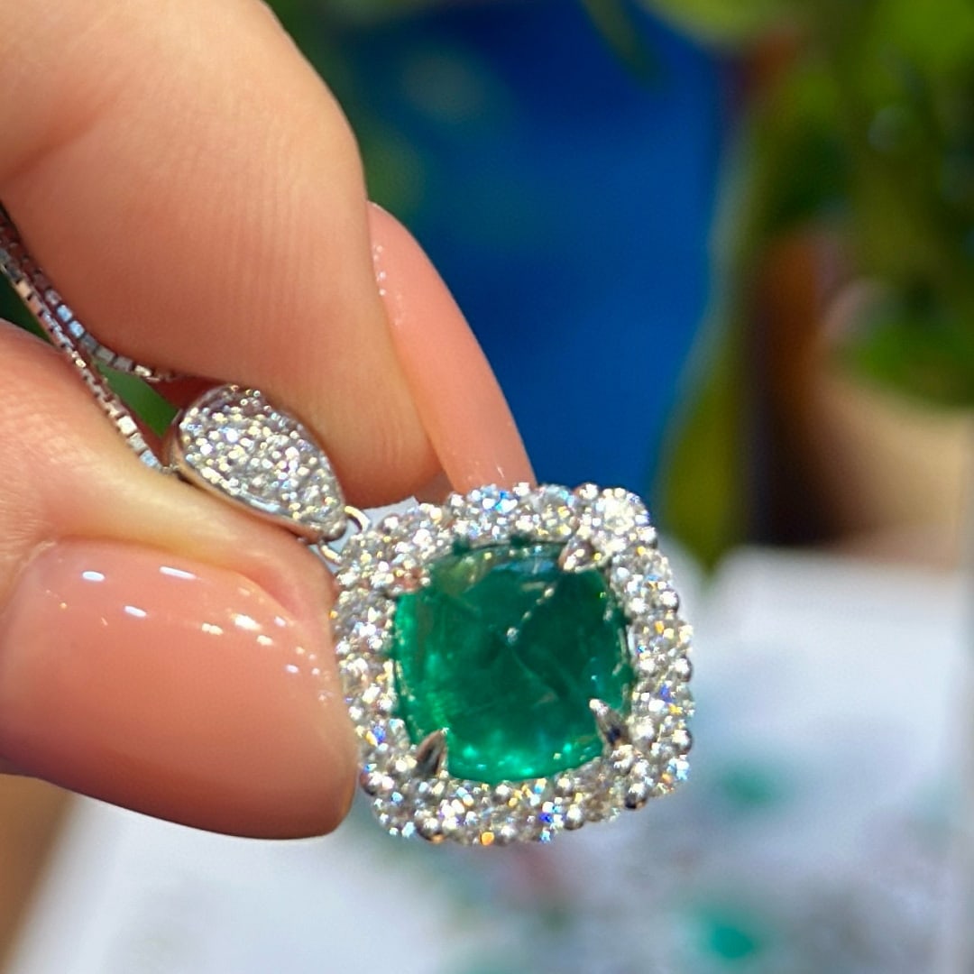 14k Gold 4.13 Ctw Vivid Green Natural Emerald & Diamond Pendant( Without Chain ): Ref:231068416 // gold content:14k gold // main gemstone:emerald // shape:sugar-loaf // carat weight:3. 36ct // color:vivid green // treatment:natural // // adjacent gemstone 2 : diamond // shape:round