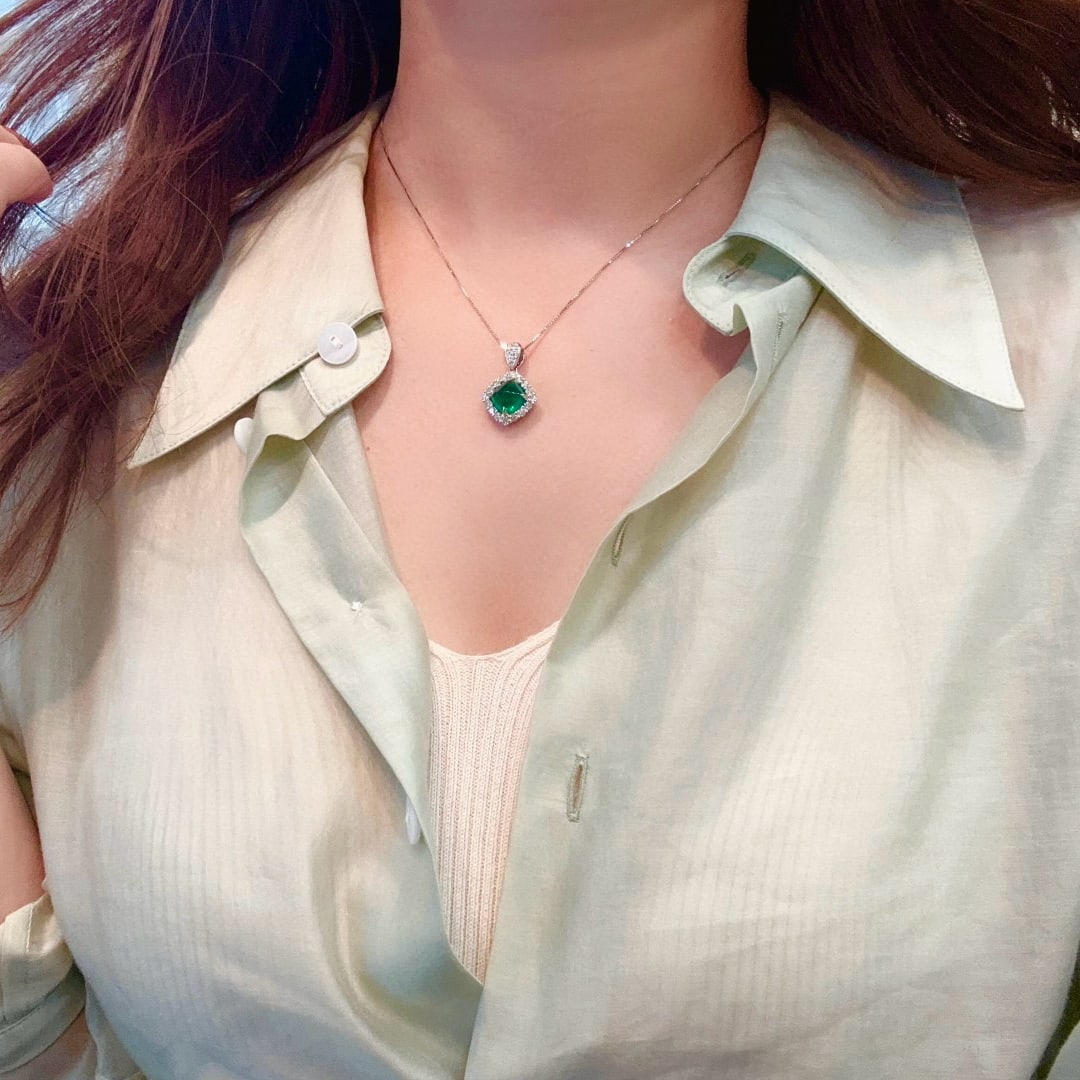 14k Gold 4.13 Ctw Vivid Green Natural Emerald & Diamond Pendant( Without Chain ) - 4