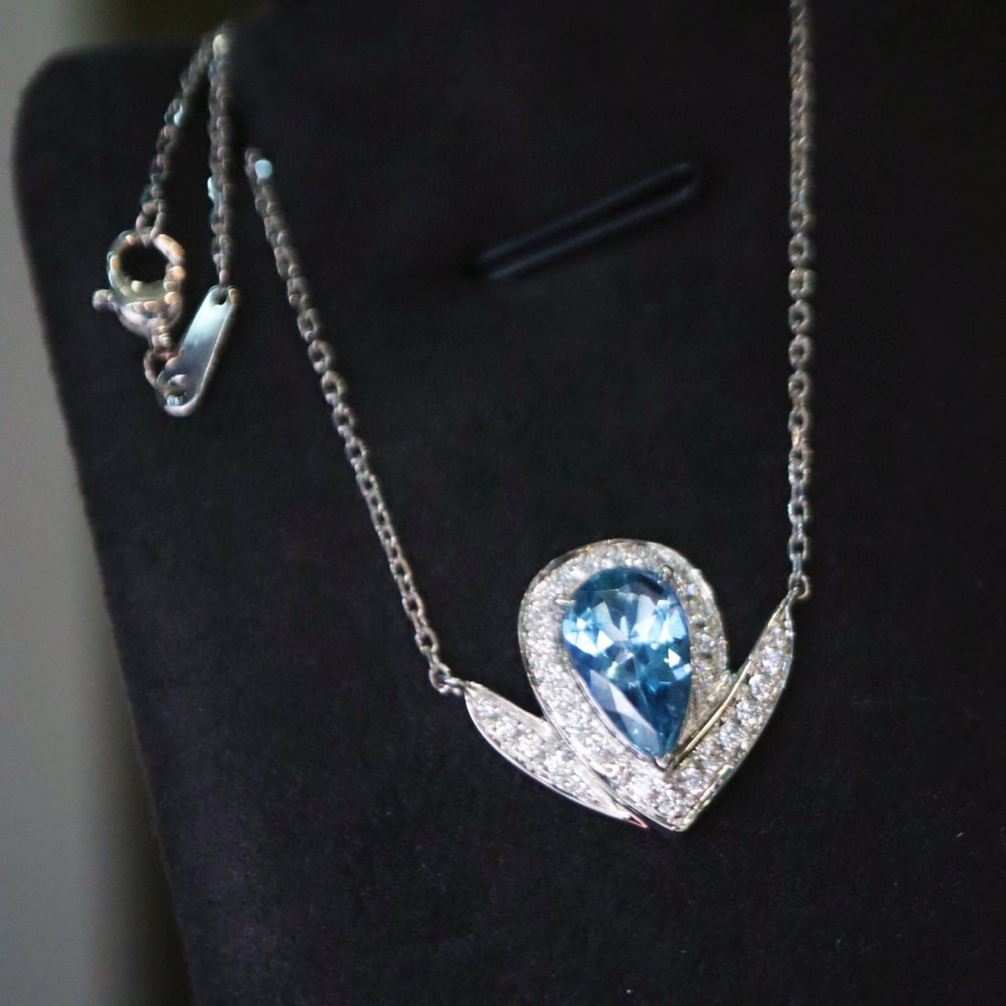 14k Gold 1.06 Ctw Natural Aquamarine & Diamond Necklace - 2