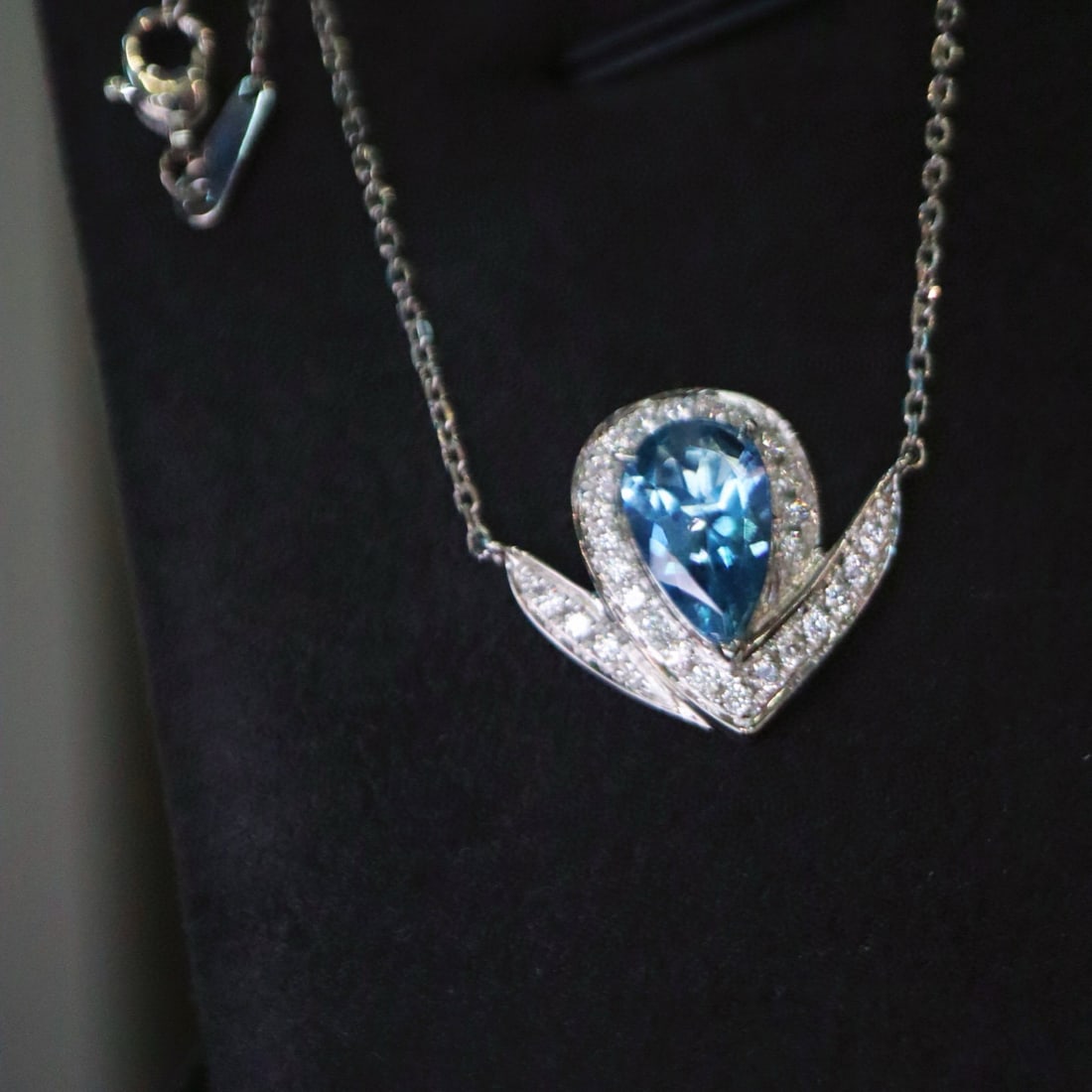 14k Gold 1.06 Ctw Natural Aquamarine & Diamond Necklace - 3