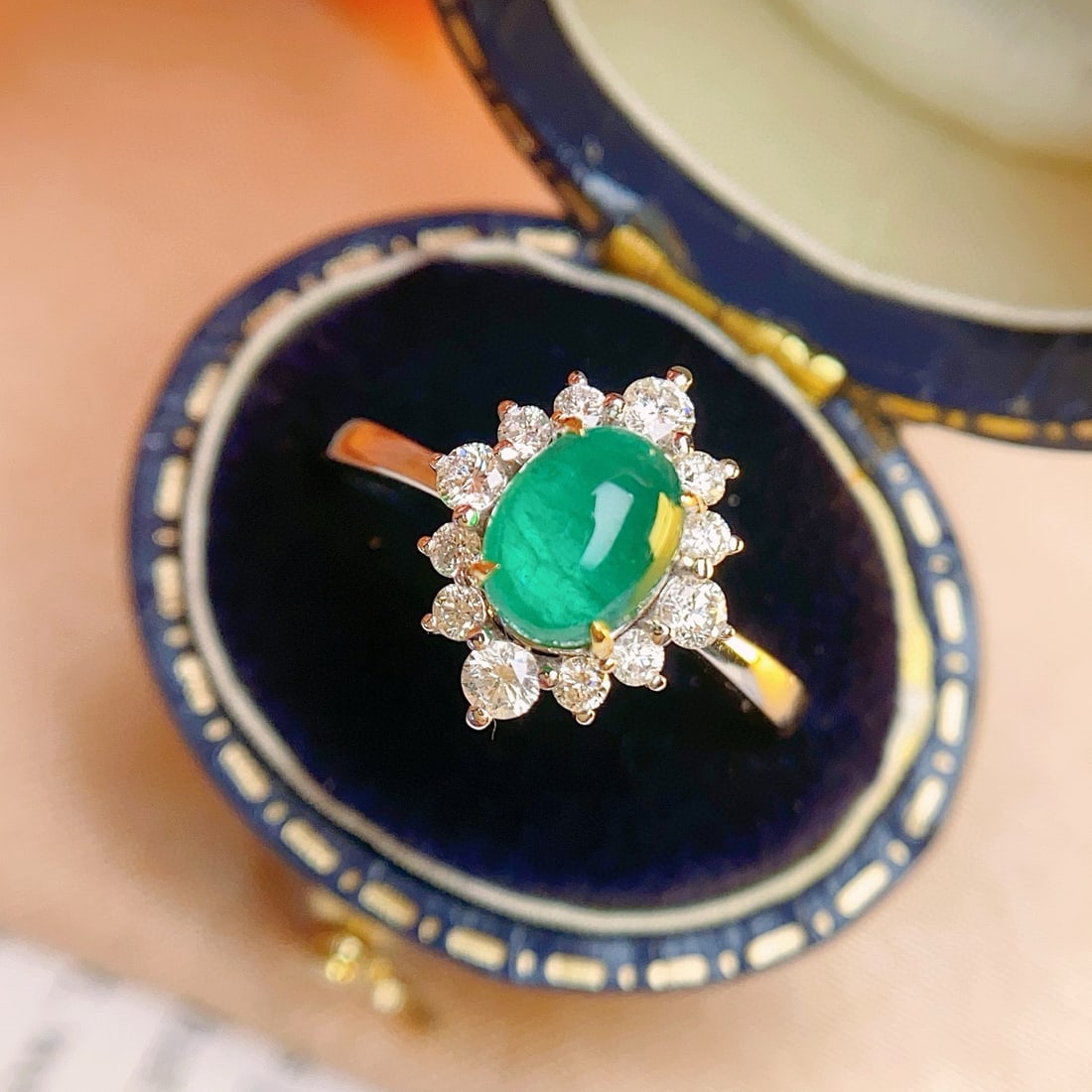 14k Gold 1.00 Ct Natural Emerald & Diamond Ring: Ref:231068428 // gold content:14k gold // ring size:7. 25us // // main gemstone:emerald // shape:oval // carat weight:1. 00ct // color:green // treatment:natural // // adjacent gemstone 2 : diamond //