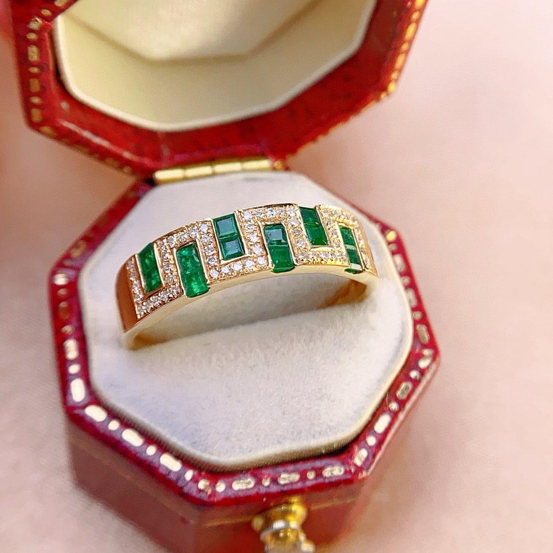 14k Gold 0.80 Ct Vivid Green Natural Emerald & Diamond Ring - 2