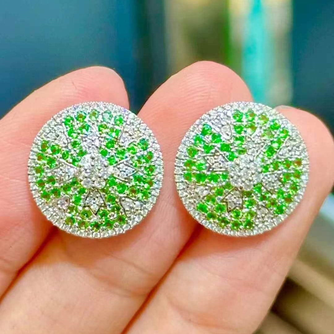 14k Gold 0.99 Ctw Natural Tsavorite & Diamond Earrings: Ref:230969004 // gold content:14k gold // main gemstone:tsavorite // shape:round // carat weight:0. 49ct // color:green // treatment:natural // cut grade:g // // adjacent gemstone 2 : diamond //