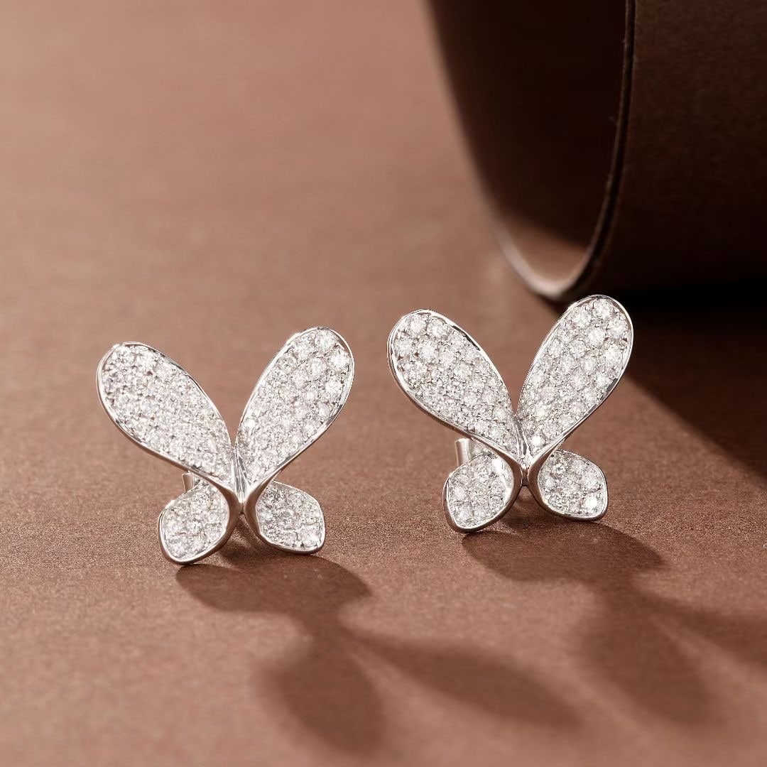 14k Gold 0.90 Ct Natural H Diamond Earrings: Ref:230969022 // gold content:14k gold // main gemstone:diamond // shape:round // carat weight:0. 90ct // clarity grade:vs-si // color:h // treatment:natural // cut grade:g // Condition: NewLow