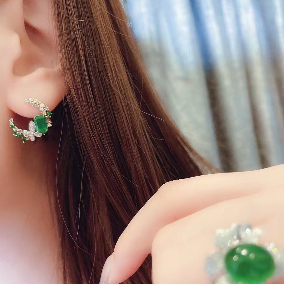 14k Gold 1.5 Ct Vivid Green Natural Emerald & Diamond & Sapphire & Emerald Earrings - 3