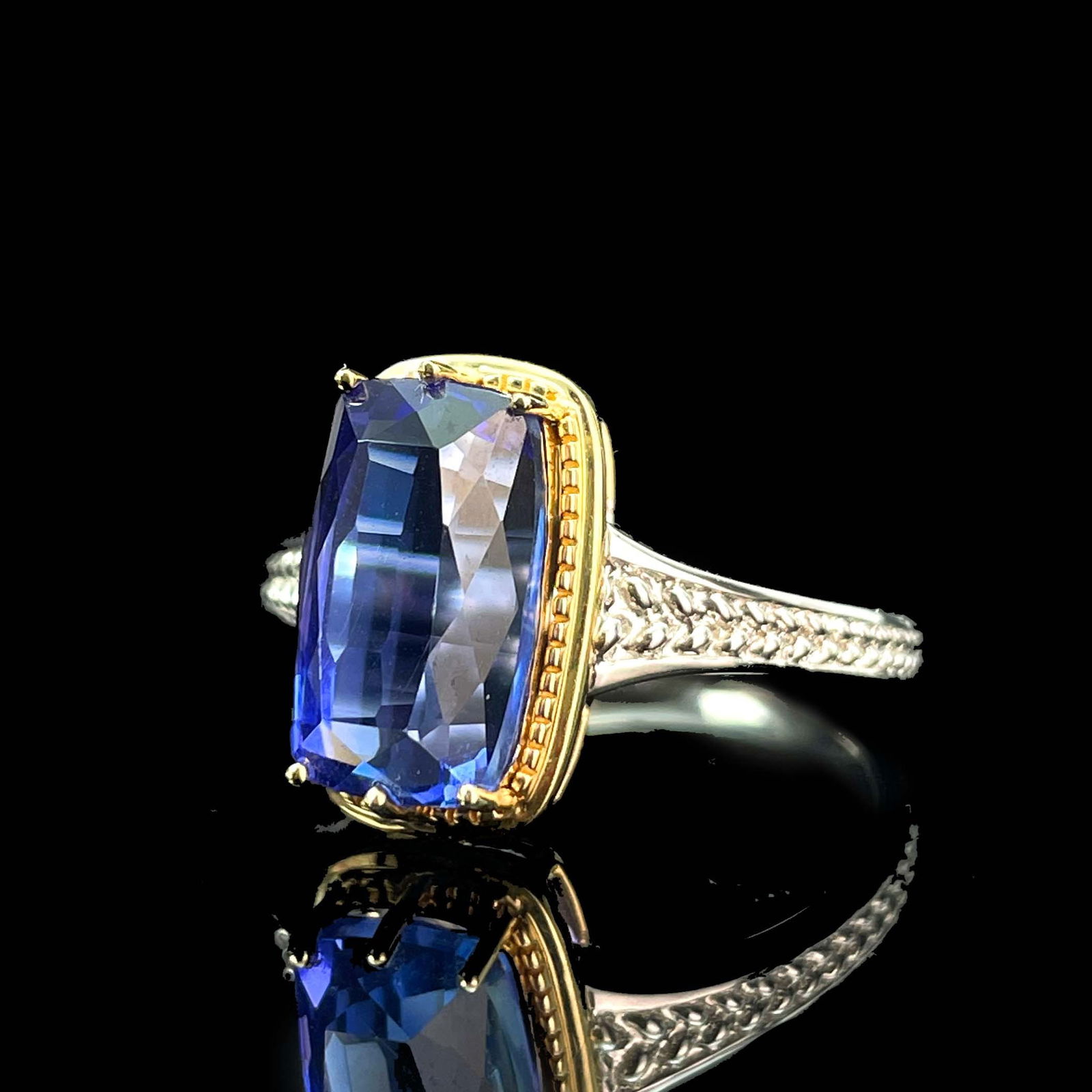 14k Gold 3.07 Ct Natural Tanzanite Ring - 2