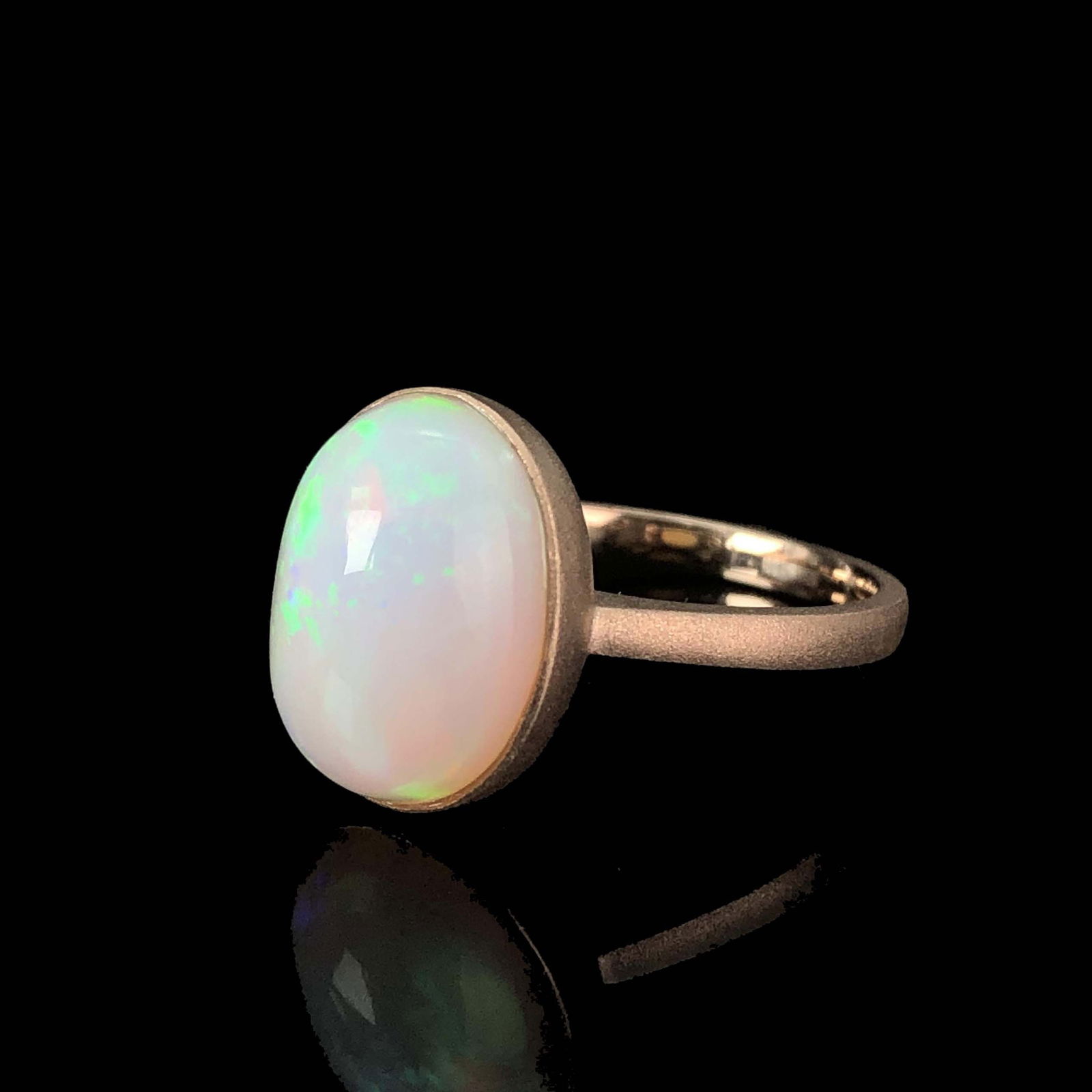 14k Gold 3.9 Ct Natural Opal Ring - 3