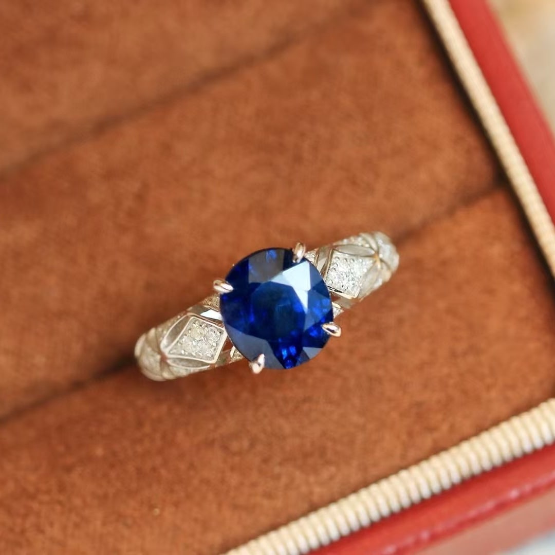 14k Gold 3.30 Ctw Natural Sapphire & Diamond Ring: Ref:230969081 // gold content:14k gold // ring size:7. 25us // // main gemstone:sapphire // shape:oval // carat weight:3. 10ct // color:blue // treatment:natural // // adjacent gemstone 2 :