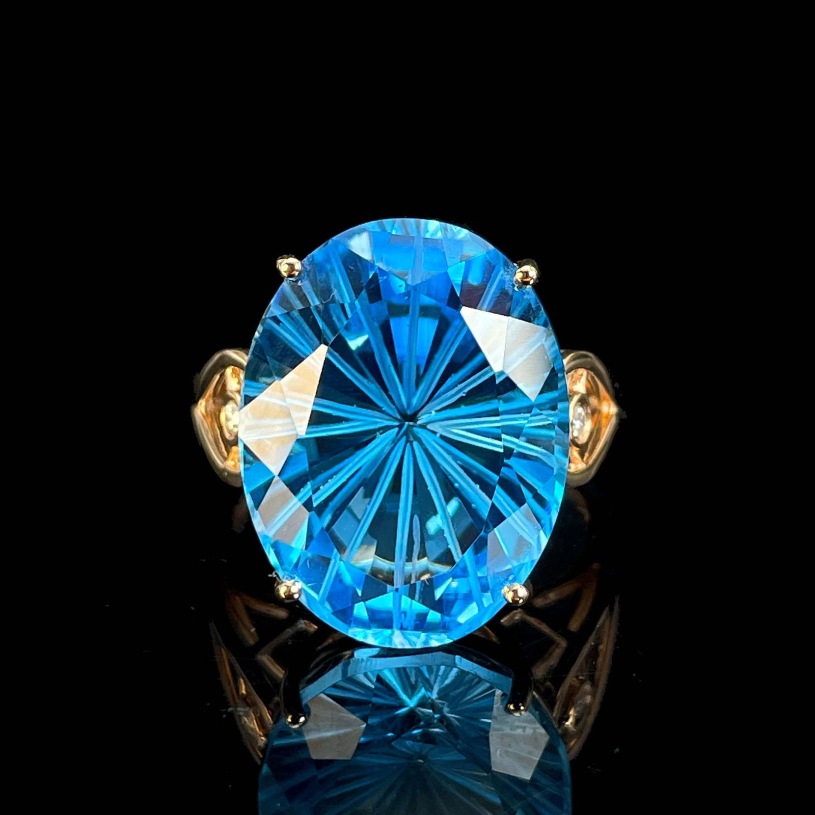 14k Gold 14.39 Ctw Natural Topaz & Diamond Ring: Ref:230969086 // gold content:14k gold // ring size:7. 25us // // main gemstone:topaz // shape:oval // carat weight:14. 37ct // color:swiss blue // treatment:natural // // adjacent gemstone 2 :
