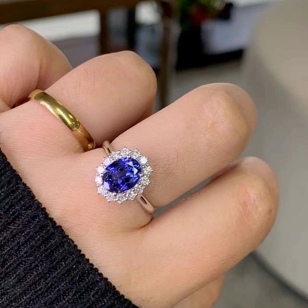 14k Gold 2.14 Ctw Natural Tanzanite & Diamond Ring - 6