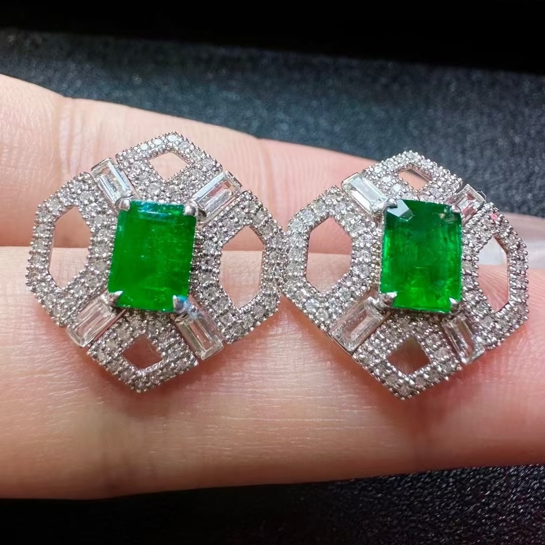 14k Gold 1.66 Ctw Natural Emerald & Diamond Earrings - 2