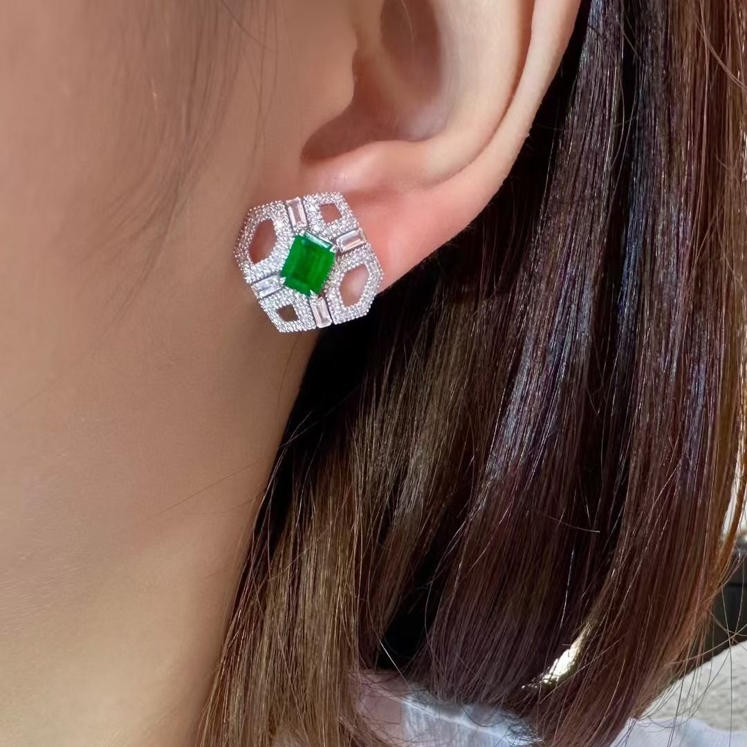 14k Gold 1.66 Ctw Natural Emerald & Diamond Earrings - 3