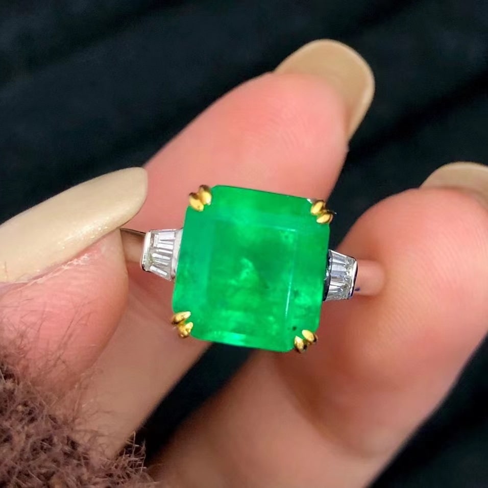 14k Gold 3.60 Ctw Natural Emerald & Diamond Ring: Ref:230969113 // gold content:14k gold // ring size:7. 25us // // main gemstone:emerald // shape:octagonal // carat weight:3. 40ct // color:green // treatment:natural // // adjacent gemstone 2 :