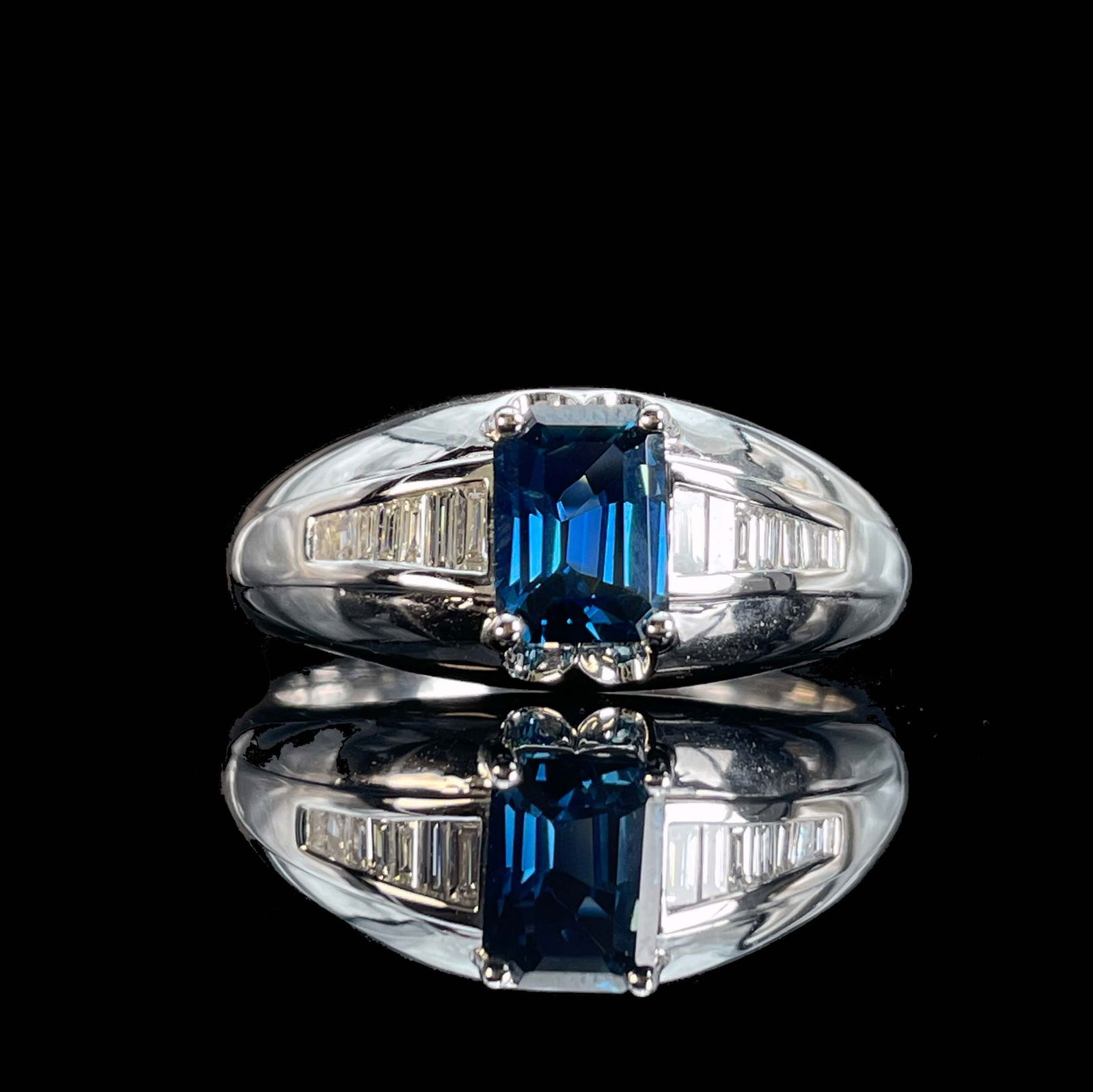 14k Gold 1.41 Ctw Natural Sapphire & Diamond Ring: Ref:230969118 // gold content:14k gold // ring size:7. 25us // // main gemstone:sapphire // shape:octagonal // carat weight:1. 12ct // color:blue // treatment:natural // // adjacent gemstone 2 :