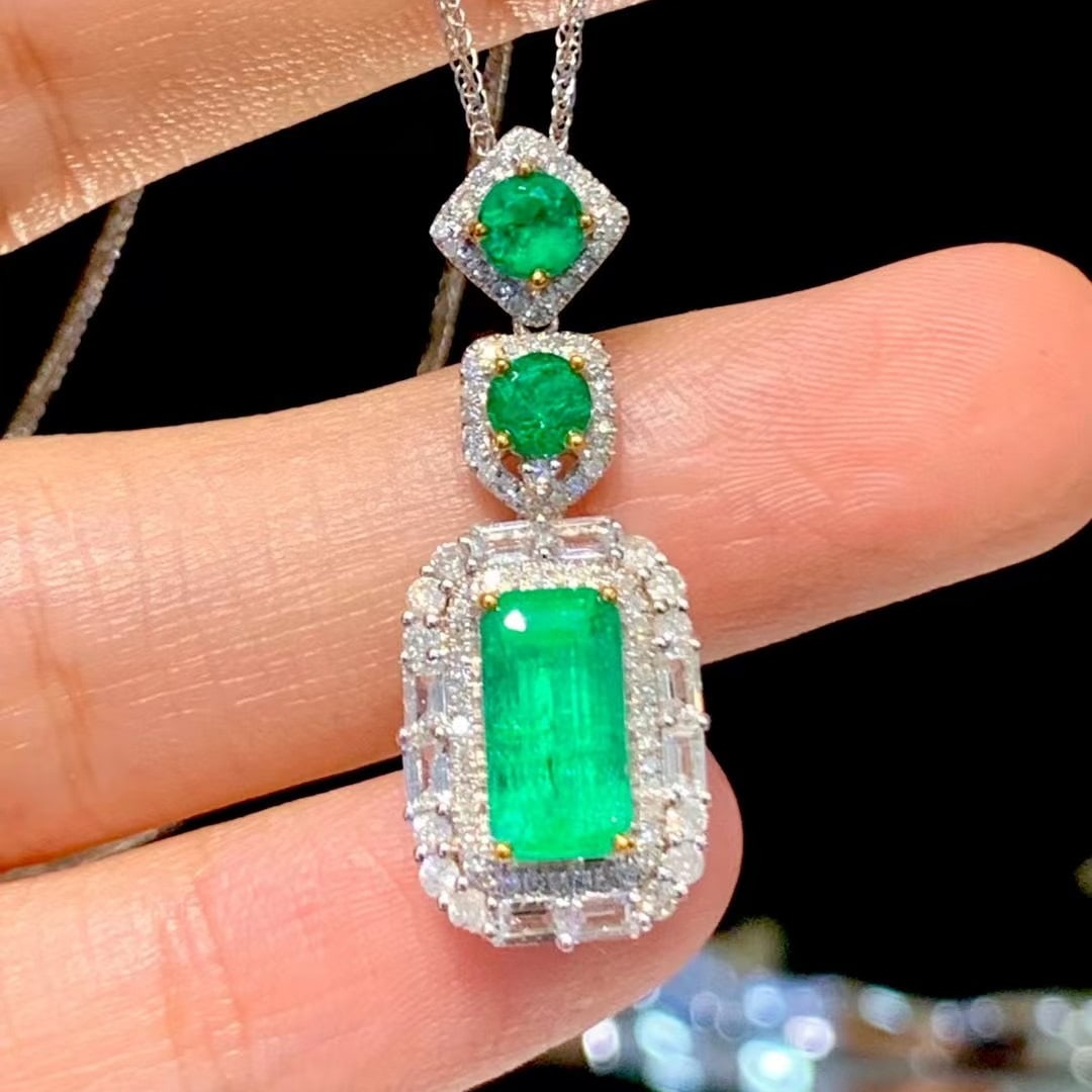 14k Gold 2.05 Ct Natural Emerald & Diamond & Sapphire Pendant( Without Chain ): Ref:230969151 // gold content:14k gold // main gemstone:emerald // shape:multiply // carat weight:2. 05ct // color:green // treatment:natural // // adjacent gemstone 2 : diamond // shape:round // clar