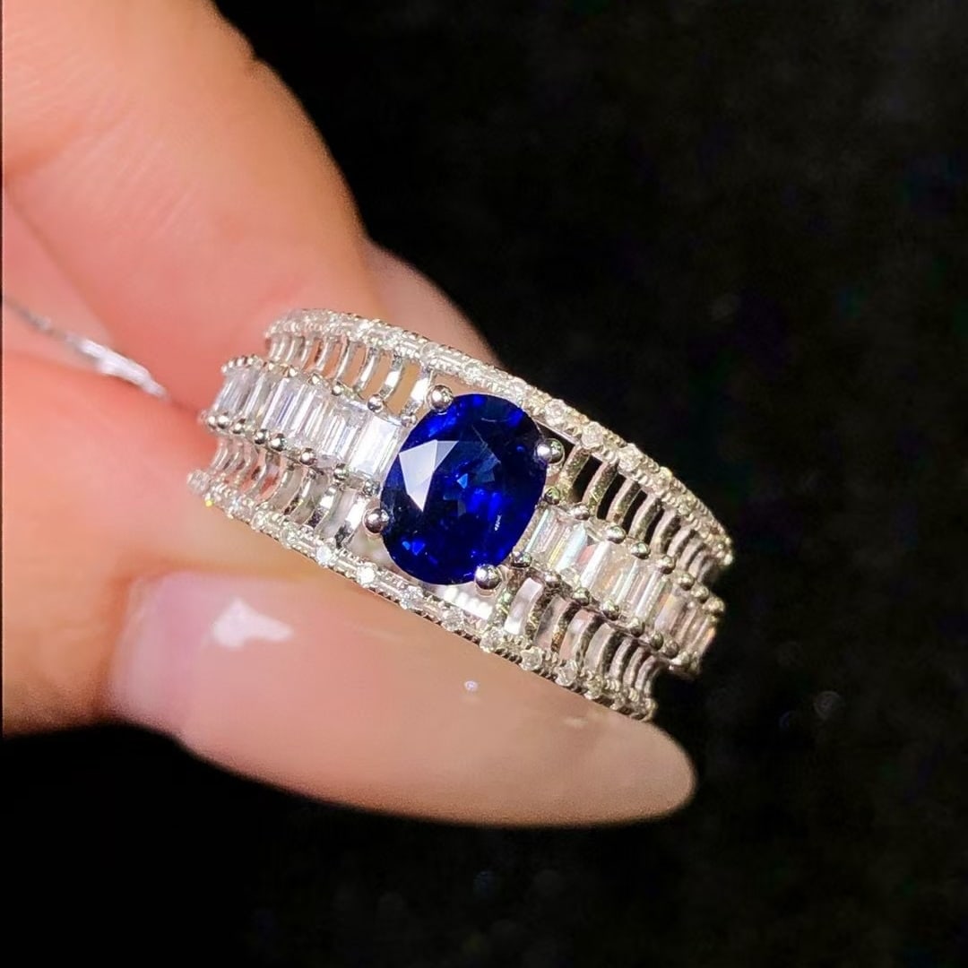 14k Gold 1.37 Ctw Vivid Blue Natural Sapphire & Diamond Ring: Ref:230969173 // gold content:14k gold // ring size:7. 25us // // main gemstone:sapphire // shape:oval // carat weight:0. 85ct // color:vivid blue // treatment:natural // // adjacent gemstone 2 :