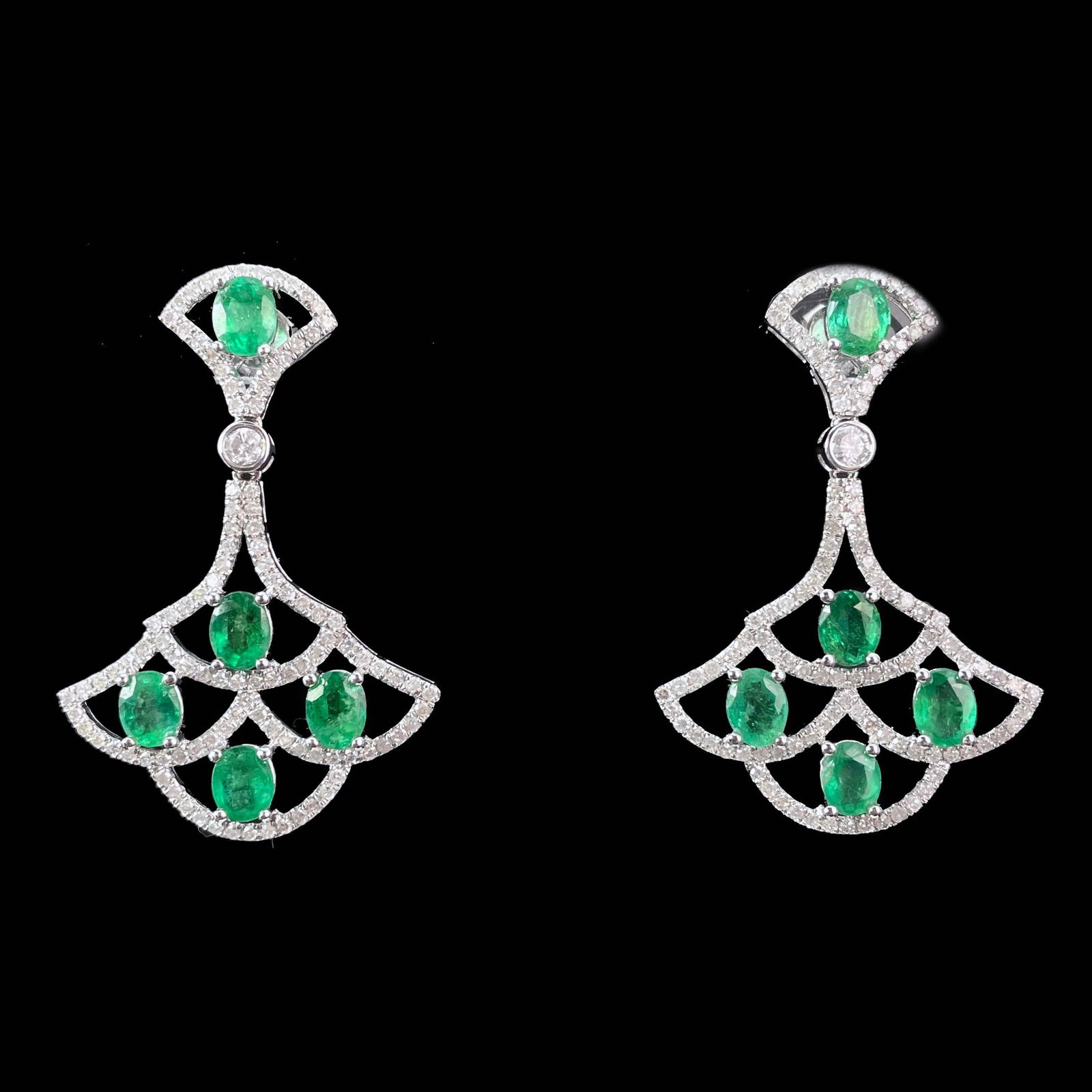14k Gold 4.31 Ctw Natural Emerald & Diamond Earrings: Ref:230969176 // gold content:14k gold // main gemstone:emerald // shape:oval // carat weight:3. 50ct // color:green // treatment:natural // // adjacent gemstone 2 : diamond // shape:round // carat