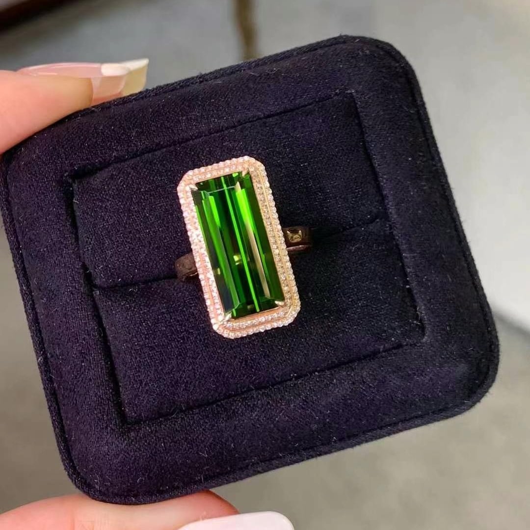 14k Gold 5.96 Ct Natural Tourmaline & Diamond Ring: Ref:230969177 // gold content:14k gold // ring size:7. 25us // // main gemstone:tourmaline // shape:octagonal // carat weight:5. 96ct // color:green // treatment:natural // // adjacent gemstone 2