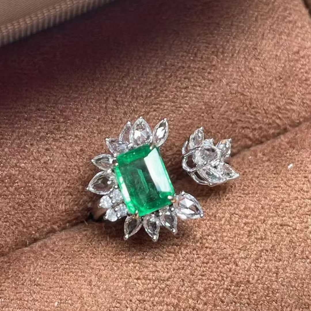 14k Gold 2.13 Ctw Natural Emerald & Sapphire Ring: Ref:230969199 // gold content:14k gold // ring size:7. 25us // // main gemstone:emerald // shape:octagonal // carat weight:1. 1ct // color:green // treatment:natural // // adjacent gemstone 2 :