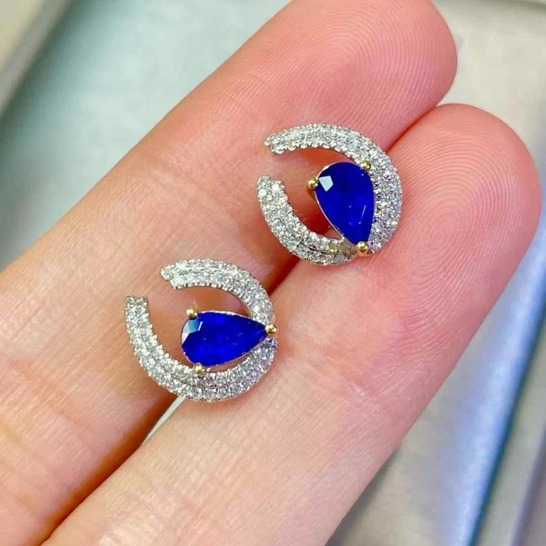 14k Gold 0.8 Ct Natural Sapphire & Diamond Earrings: Ref:230969211 // gold content:14k gold // main gemstone:sapphire // shape:pear // carat weight:0. 8ct // color:royal blue // treatment:natural // // adjacent gemstone 2 : diamond // shape:round //