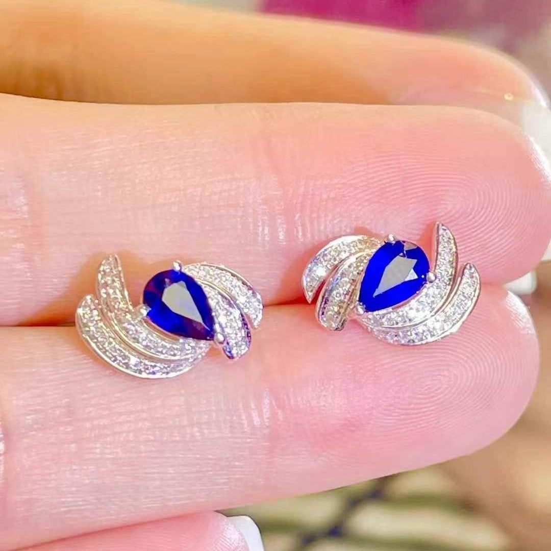 14k Gold 0.85 Ct Natural Sapphire & Diamond Earrings: Ref:230969213 // gold content:14k gold // main gemstone:sapphire // shape:pear // carat weight:0. 85ct // color:royal blue // treatment:natural // // adjacent gemstone 2 : diamond // shape:round //