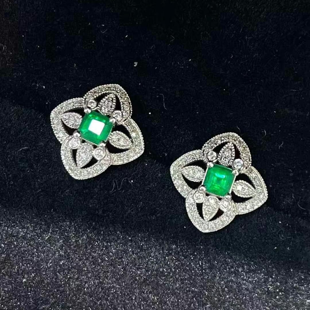 14k Gold 0.34 Ct Vivid Green Natural Emerald & Diamond Earrings - 2