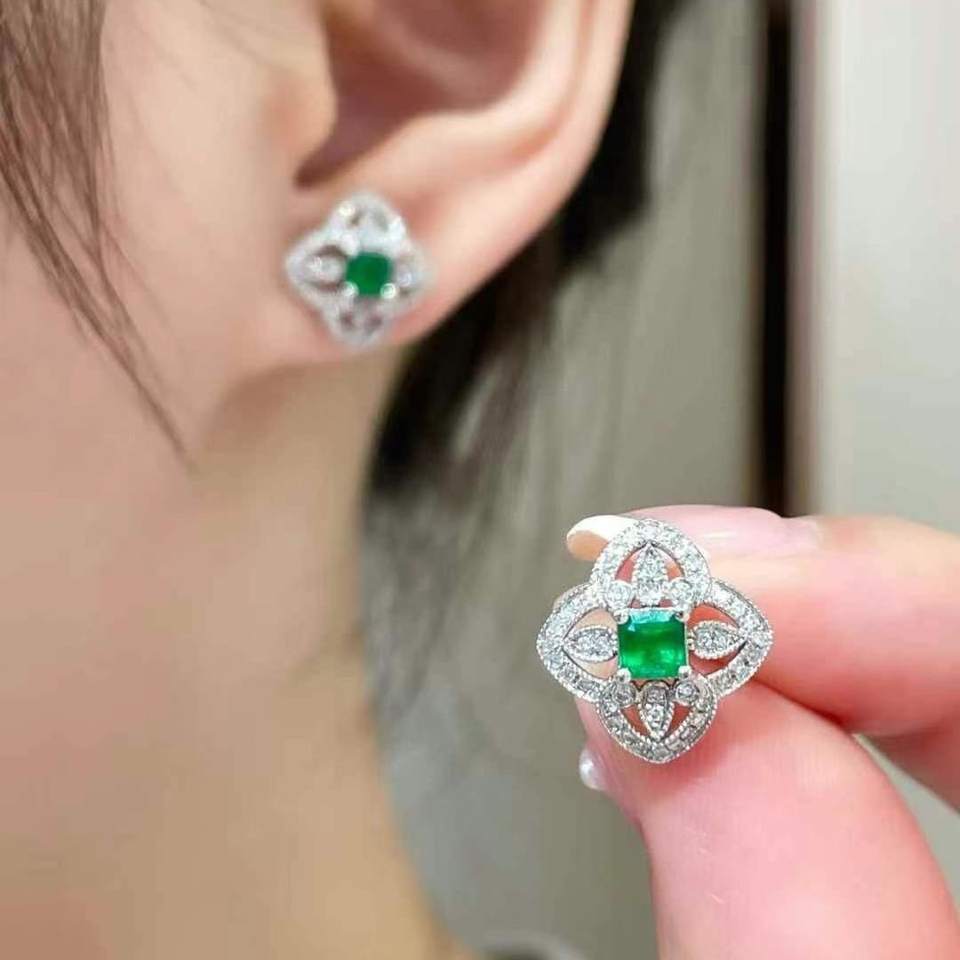 14k Gold 0.34 Ct Vivid Green Natural Emerald & Diamond Earrings - 4