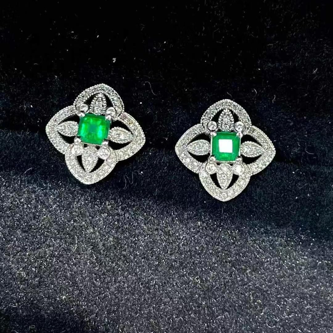 14k Gold 0.34 Ct Vivid Green Natural Emerald & Diamond Earrings - 5