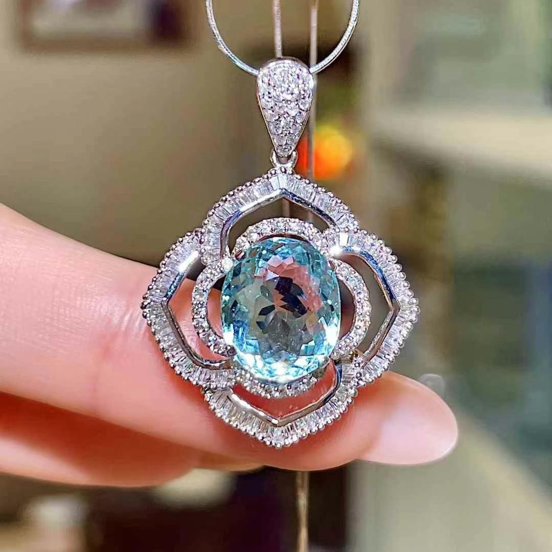 14k Gold 4.90 Ctw Natural Aquamarine & Diamond Pendant( Without Chain ): Ref:230969225 // gold content:14k gold // main gemstone:aquamarine // shape:oval // carat weight:3. 9ct // color:blue // treatment:natural // // adjacent gemstone 2 : diamond // shape:multiply //