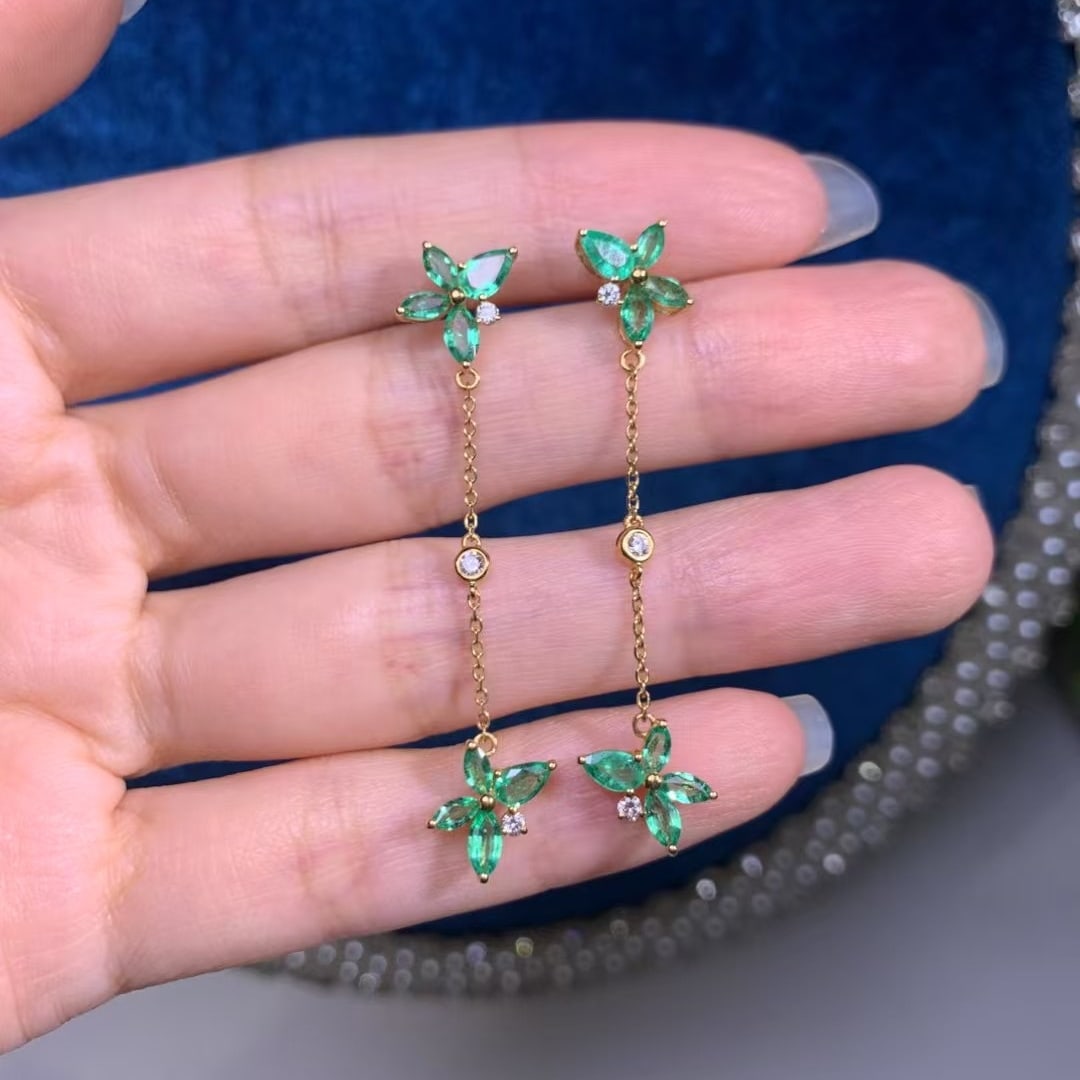 14k Gold 1.92 Ctw Natural Emerald & Diamond Earrings: Ref:230969241 // gold content:14k gold // main gemstone:emerald // shape:multiply // carat weight:1. 75ct // color:green // treatment:natural // // adjacent gemstone 2 : diamond // shape:round //
