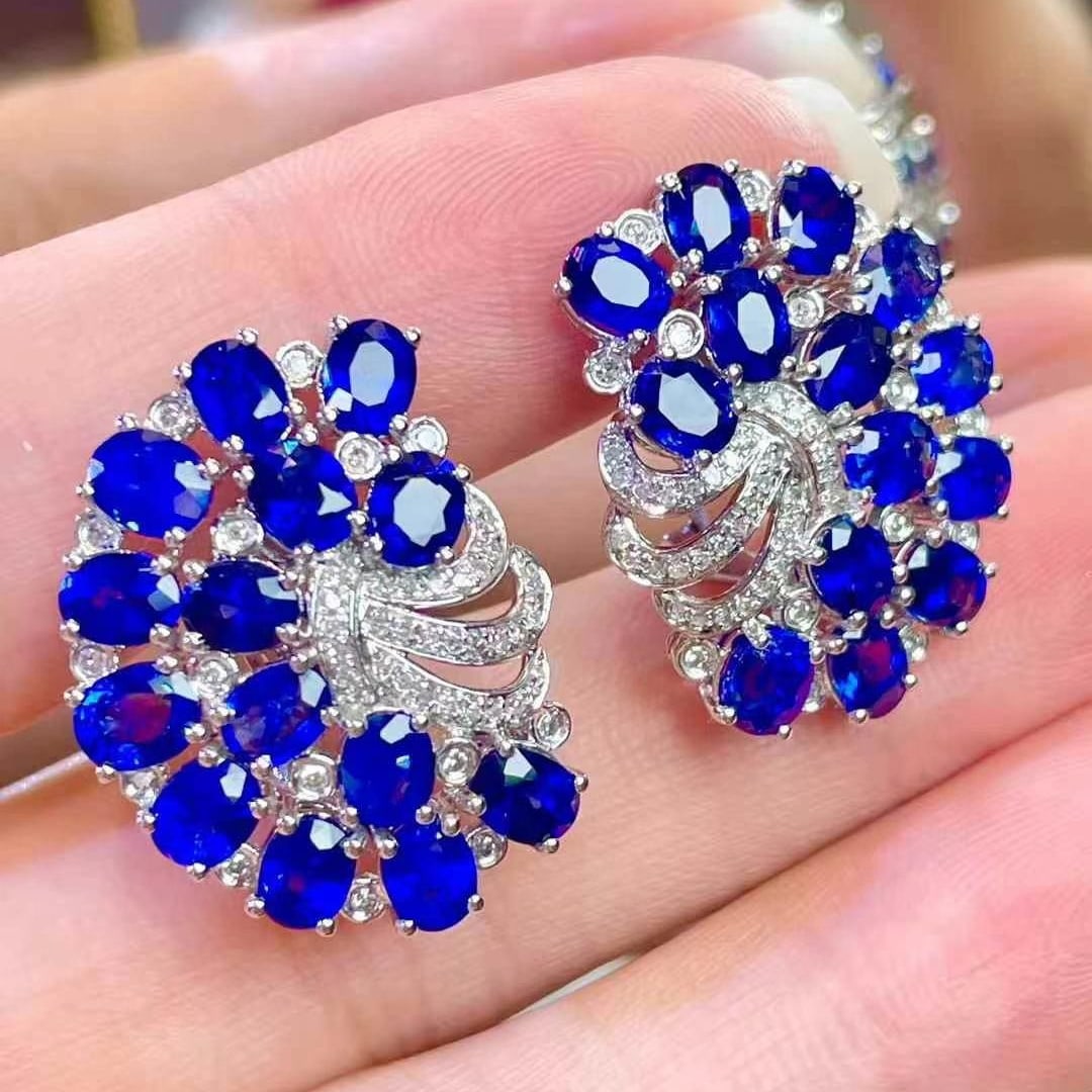 14k Gold 7 Ct Natural Sapphire & Diamond Earrings: Ref:230969253 // gold content:14k gold // main gemstone:sapphire // shape:oval // carat weight:7ct // color:royal blue // treatment:natural // // adjacent gemstone 2 : diamond // shape:round // clarit
