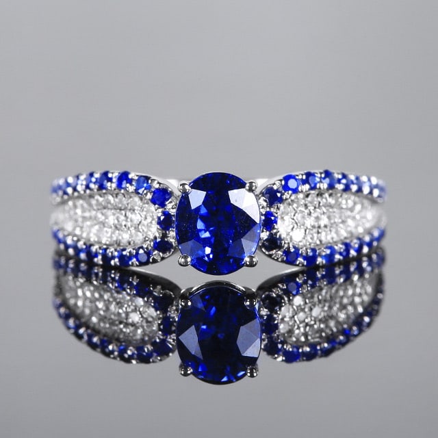 14k Gold 1.14 Ctw Natural Sapphire & Diamond Ring: Ref:230970007 // gold content:14k gold // ring size:7. 25us // // main gemstone:sapphire // shape:oval // carat weight:1. 00ct // color:cornflower blue // treatment:natural // // adjacent gemstone