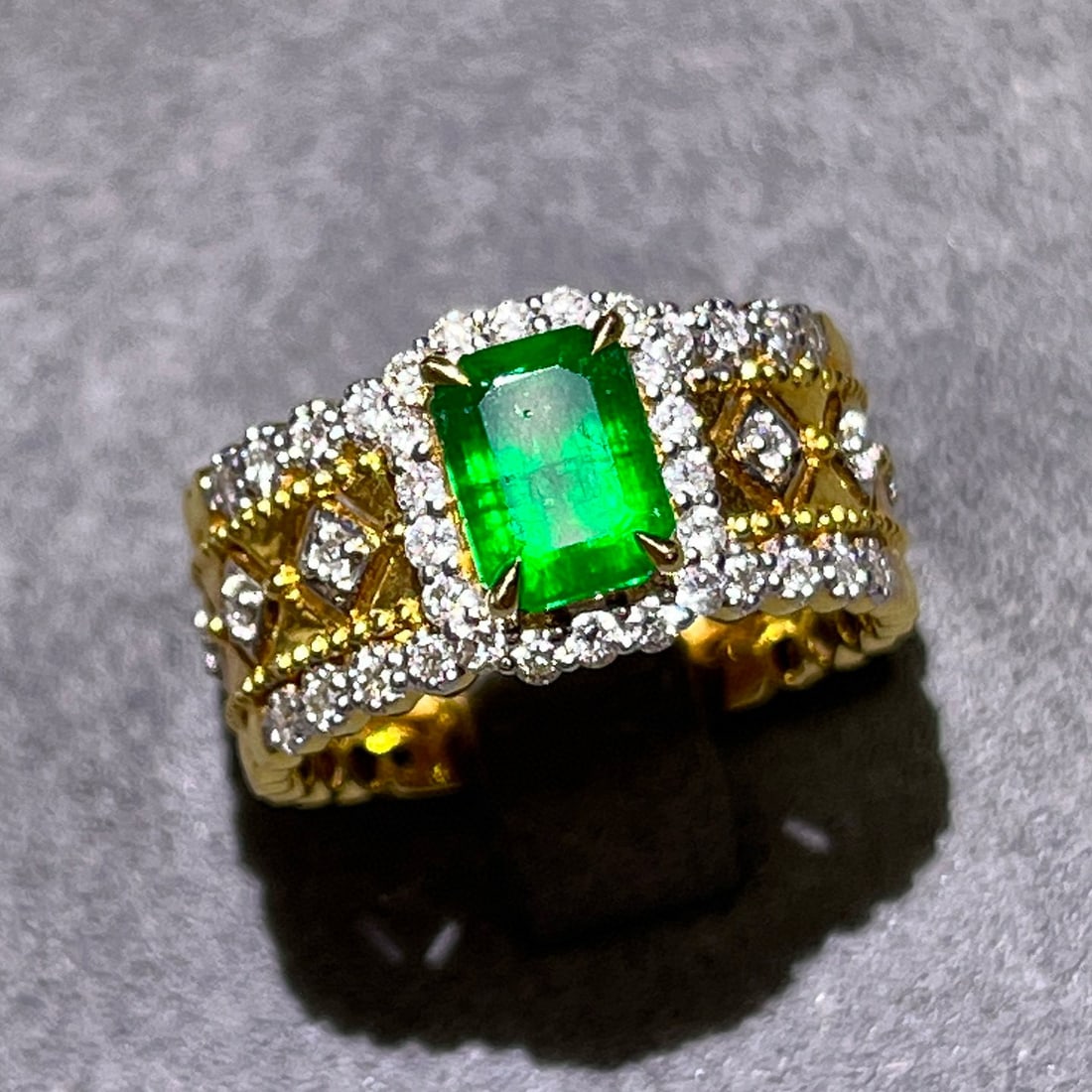 14k Gold 1.90 Ctw Vivid Green Natural Emerald & Diamond Ring (1 of 7)