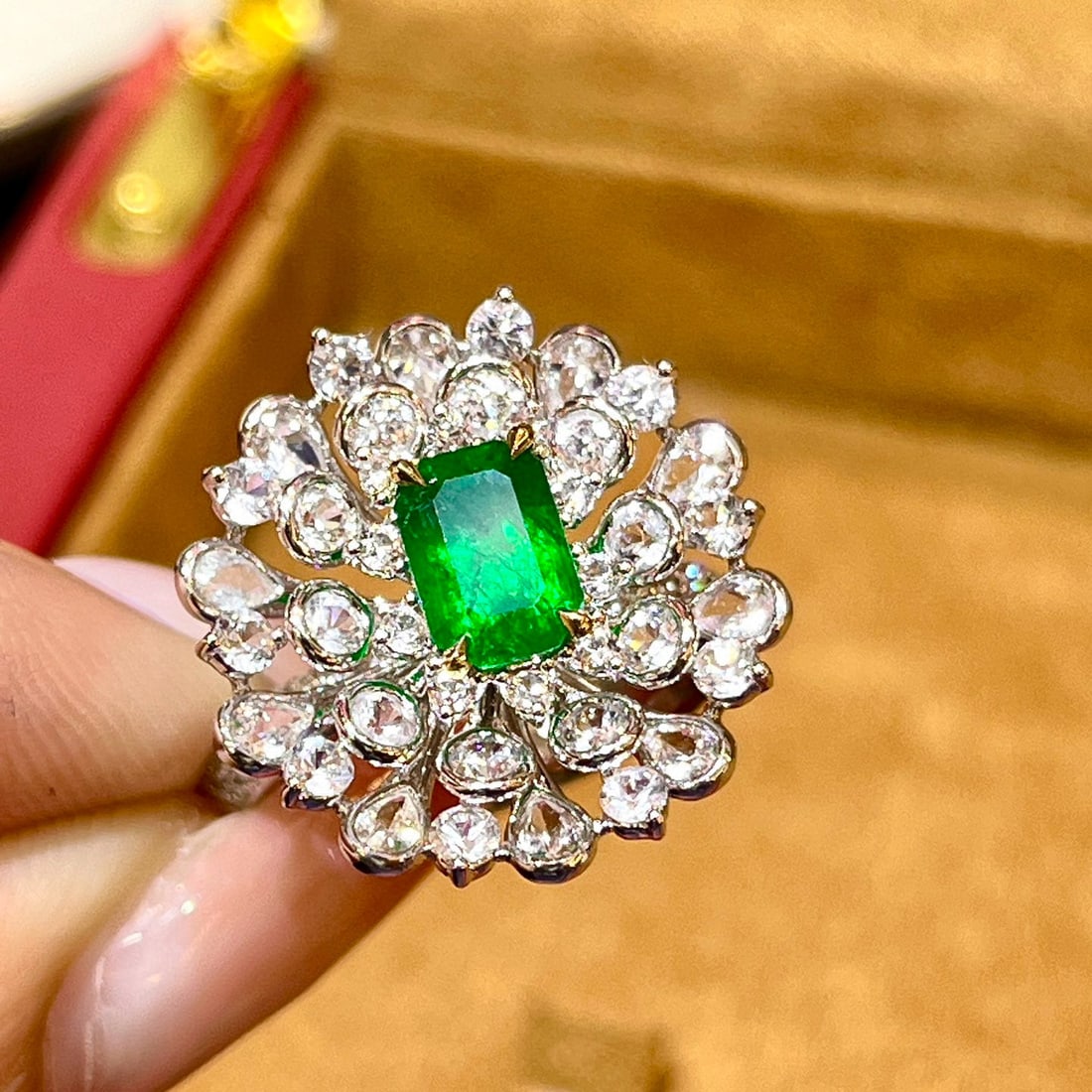 14k Gold 2.89 Ctw Vivid Green Natural Emerald & Sapphire Ring: Ref:230970072 // gold content:14k gold // ring size:7. 25us // // main gemstone:emerald // shape:octagonal // carat weight:1. 12ct // color:vivid green // treatment:natural // // adjacent gemstone