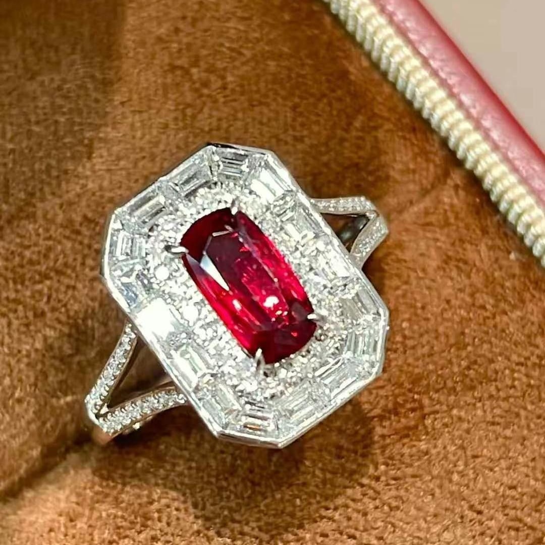 14k Gold 2.15 Ctw Natural Ruby & Diamond Ring: Ref:230970089 // gold content:14k gold // ring size:7. 25us // // main gemstone:ruby // shape:cushion // carat weight:1ct // color:pigeonblood red // treatment:natural // // adjacent gemstone 2 : diam