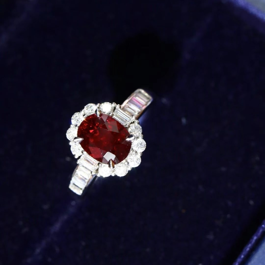14k Gold 1.74 Ctw Natural Ruby & Diamond Ring: Ref:230970101 // gold content:14k gold // ring size:7. 25us // // main gemstone:ruby // shape:oval // carat weight:1. 25ct // color:pigeonblood red // treatment:natural // // adjacent gemstone 2 :