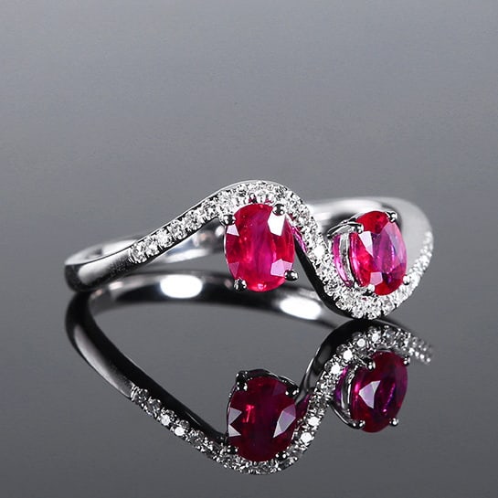 14k Gold 0.71 Ctw Natural Ruby & Diamond Ring - 3
