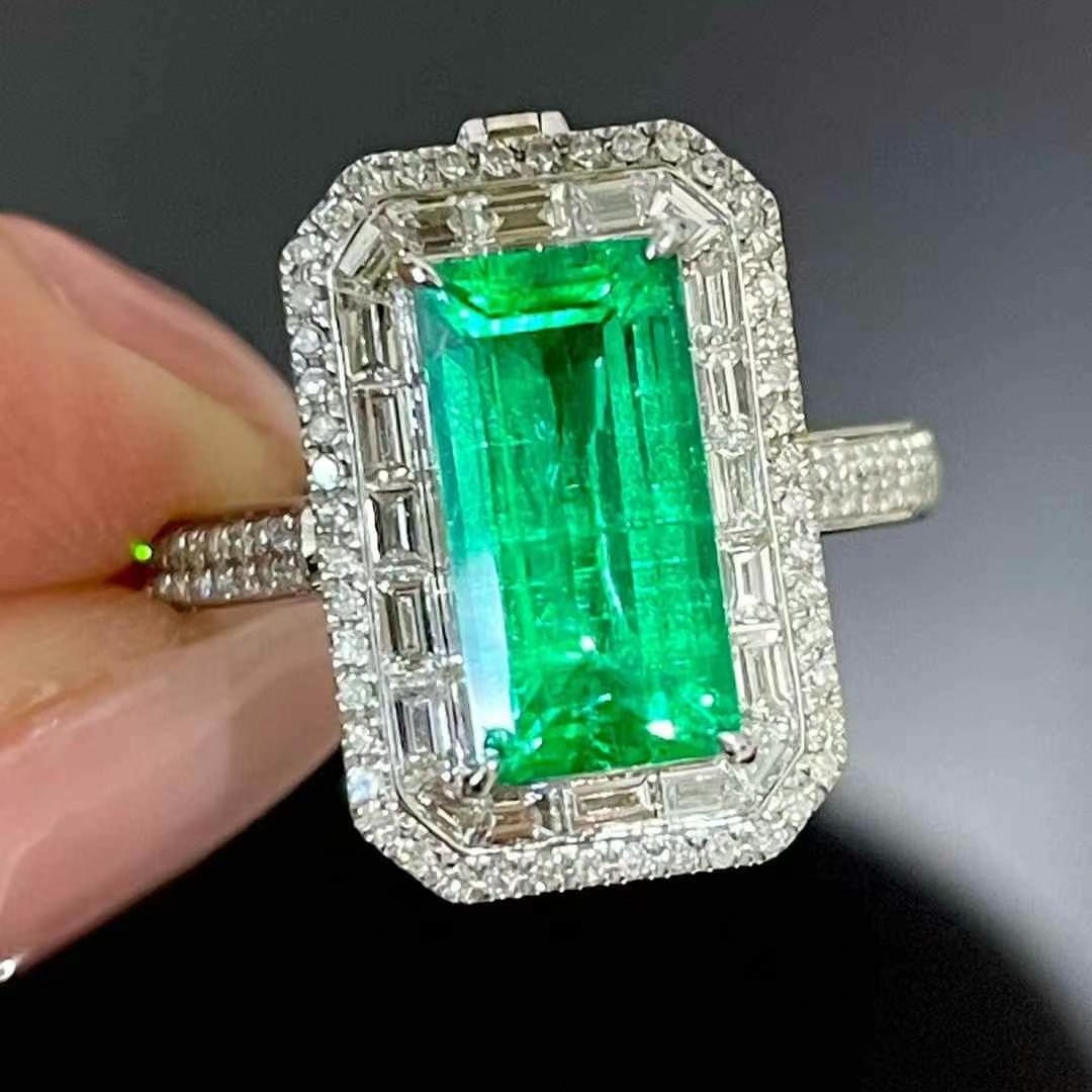 14k Gold 3.13 Ctw Vivid Green Natural Emerald & Diamond Ring/pendant( Without Chain ): Ref:230970201 // gold content:14k gold // ring size:7. 25us // // main gemstone:emerald // shape:octagonal // carat weight:1. 95ct // color:vivid green // treatment:natural // // adjacent gemstone