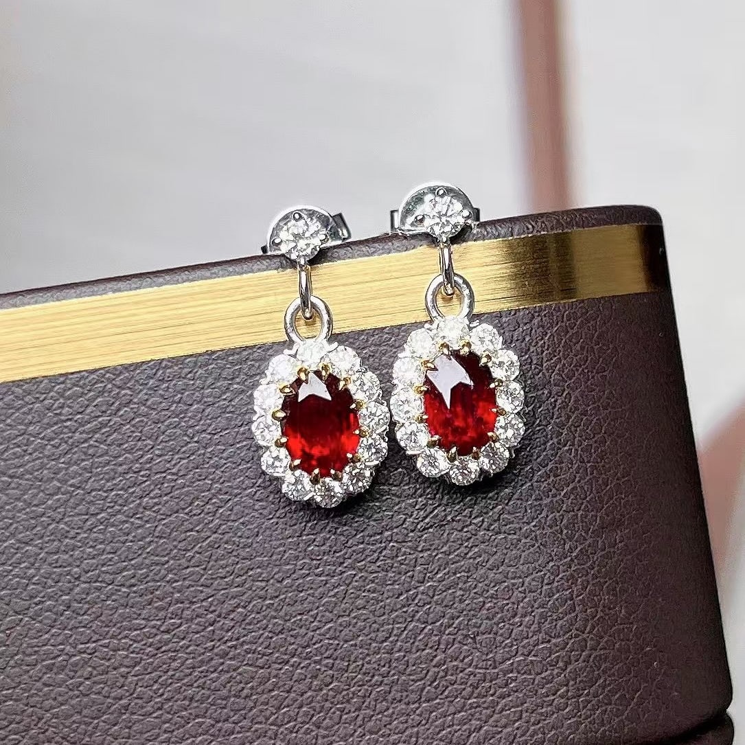 14k Gold 1.58 Ctw Natural Ruby & Diamond Earrings: Ref:230970214 // gold content:14k gold // main gemstone:ruby // shape:oval // carat weight:1. 01ct // color:pigeonblood red // treatment:natural // // adjacent gemstone 2 : diamond // shape:round