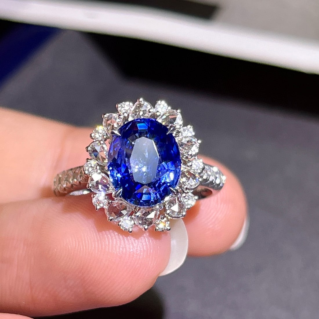 14k Gold 4.32 Ctw Natural Sapphire & Diamond Ring/pendant( Without Chain ): Ref:230970237 // gold content:14k gold // ring size:7. 25us // // main gemstone:sapphire // shape:oval // carat weight:3. 63ct // color:blue // treatment:natural // // adjacent gemstone 2 :