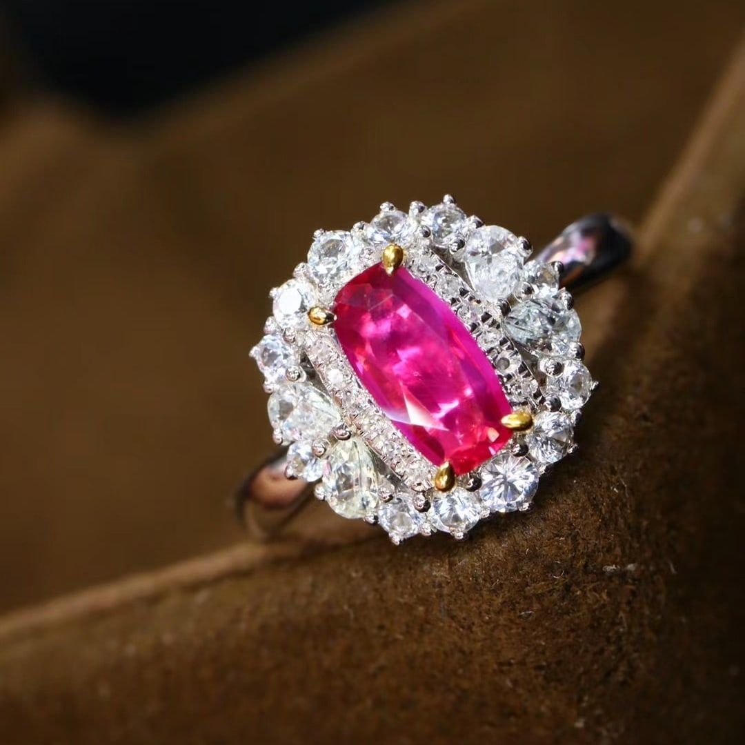 14k Gold 1.22 Ctw Natural Padparadscha Sapphire & Sapphire Ring: Ref:230970257 // gold content:14k gold // ring size:7. 25us // // main gemstone:padparadscha sapphire // shape:cushion // carat weight:0. 53ct // color:orangish pink // treatment:natural // //