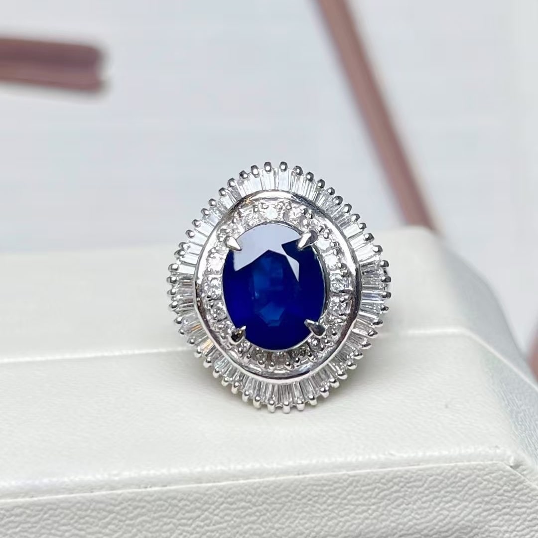 14k Gold 4.71 Ctw Natural Sapphire & Diamond Ring: Ref:230970259 // gold content:14k gold // ring size:7. 25us // // main gemstone:sapphire // shape:oval // carat weight:3. 63ct // color:blue // treatment:natural // // adjacent gemstone 2 :