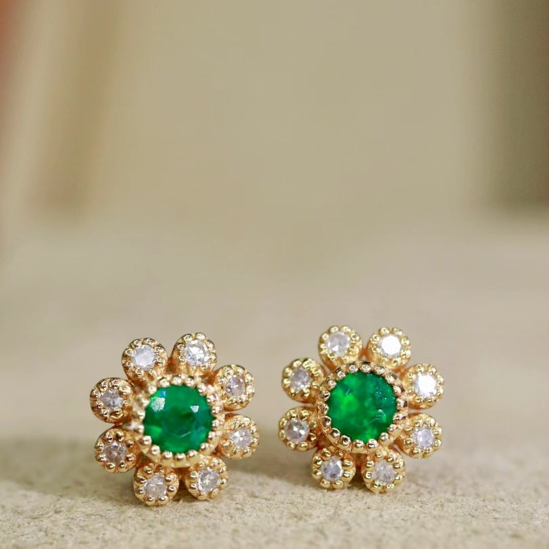 14k Gold 0.29 Ctw Vivid Green Natural Emerald & Diamond Earrings: Ref:230970269 // gold content:14k gold // main gemstone:emerald // shape:round // carat weight:0. 21ct // color:vivid green // treatment:natural // cut grade:g // // adjacent gemstone 2 : diamond // s