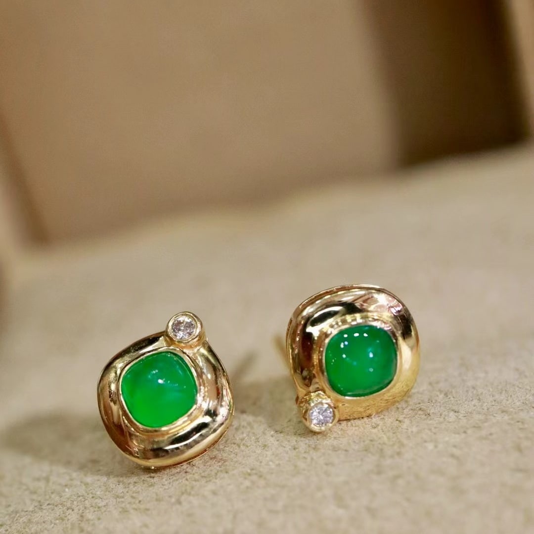 14k Gold 0.40 Ctw Vivid Green Natural Emerald & Diamond Earrings - 3