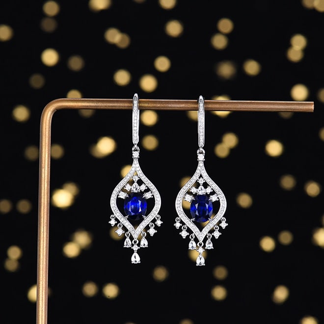 14k Gold 4.22 Ctw Natural Sapphire & Diamond Earrings: Ref:230970294 // gold content:14k gold // main gemstone:sapphire // shape:oval // carat weight:3. 3ct // color:royal blue // treatment:natural // // adjacent gemstone 2 : diamond // number of