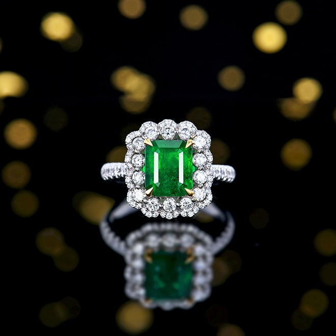 14k Gold 3.70 Ctw Vivid Green Natural Emerald & Diamond Ring/pendant( Without Chain ): Ref:230970326 // gold content:14k gold // ring size:7. 25us // // main gemstone:emerald // shape:octagonal // carat weight:2. 71ct // color:vivid green // treatment:natural // // adjacent gemstone