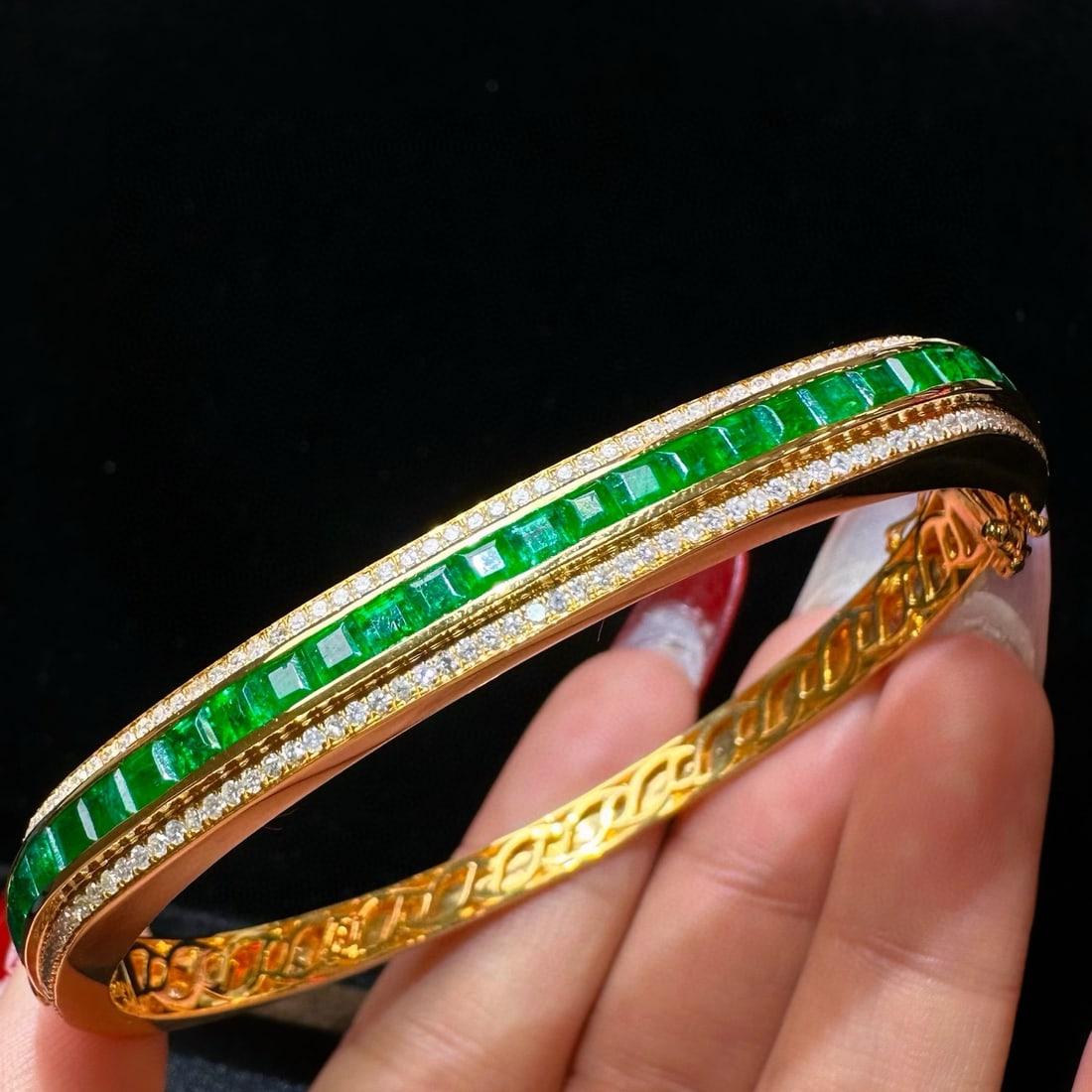 14k Gold 3.72 Ctw Vivid Green Natural Emerald & Diamond Bangle (1 of 5)