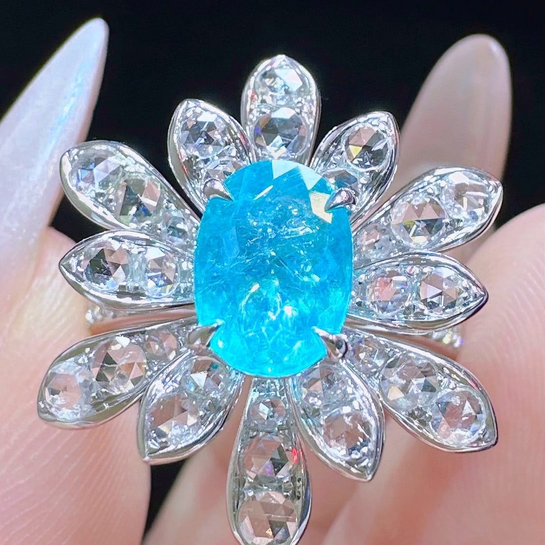 14k Gold 1.47 Ct Natural Paraiba Tourmaline & Diamond Ring: Ref:230970376 // gold content:14k gold // ring size:7. 25us // // main gemstone:paraiba tourmaline // shape:oval // carat weight:1. 47ct // color:blue // treatment:natural // // adjacent gemstone