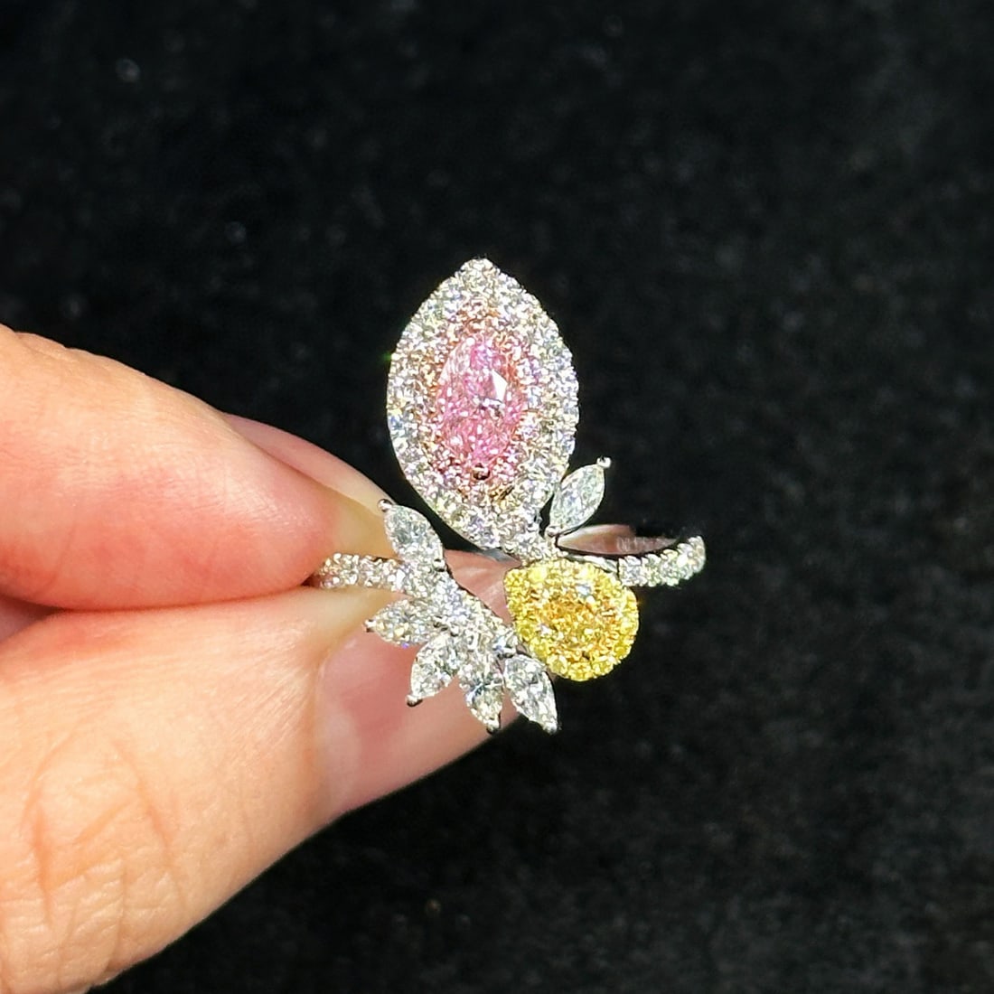 Gia Certified 14k Gold 0.35 Ct Natural Pink Diamond & Diamond Ring: Ref:230970383 // gold content:14k gold // ring size:7. 25us // // main gemstone:pink diamond // certified:gia // shape:marquise // carat weight:0. 35ct // clarity grade:si2 // color:pink //